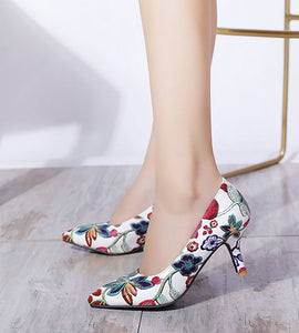 Shallow mouth pointed high heels