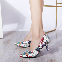 Shallow mouth pointed high heels