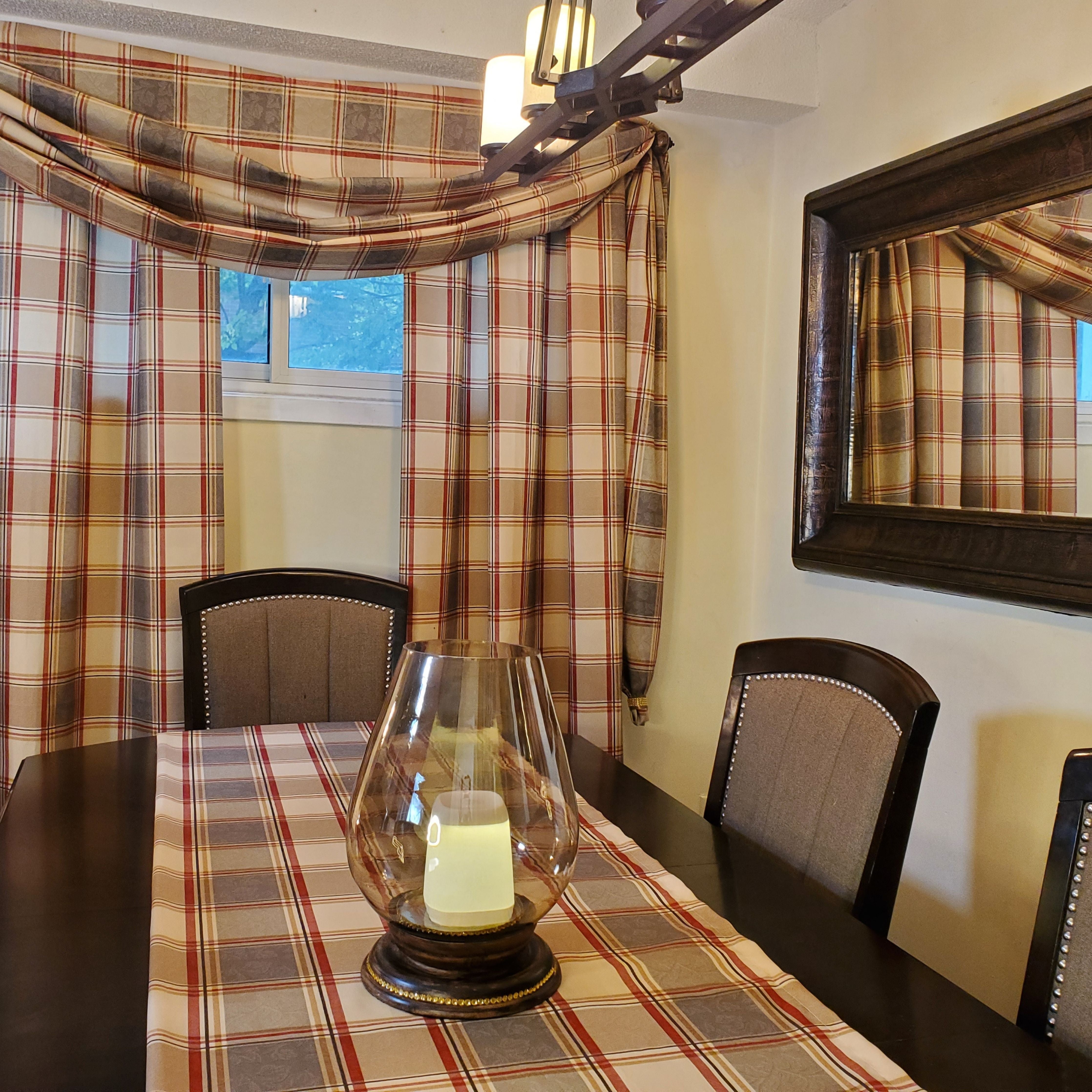 Floral Plaid Dinning Room Set