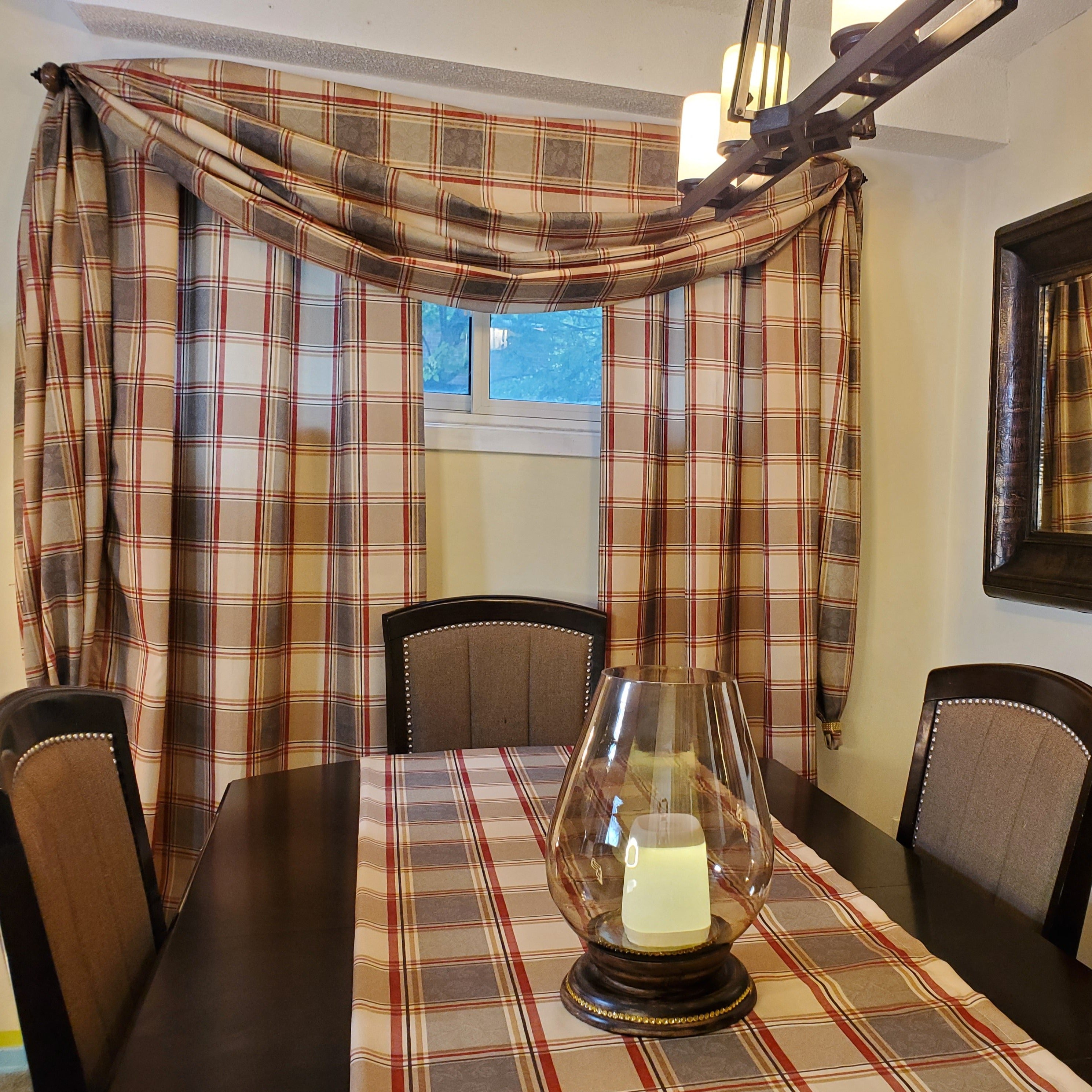 Floral Plaid Dinning Room Set