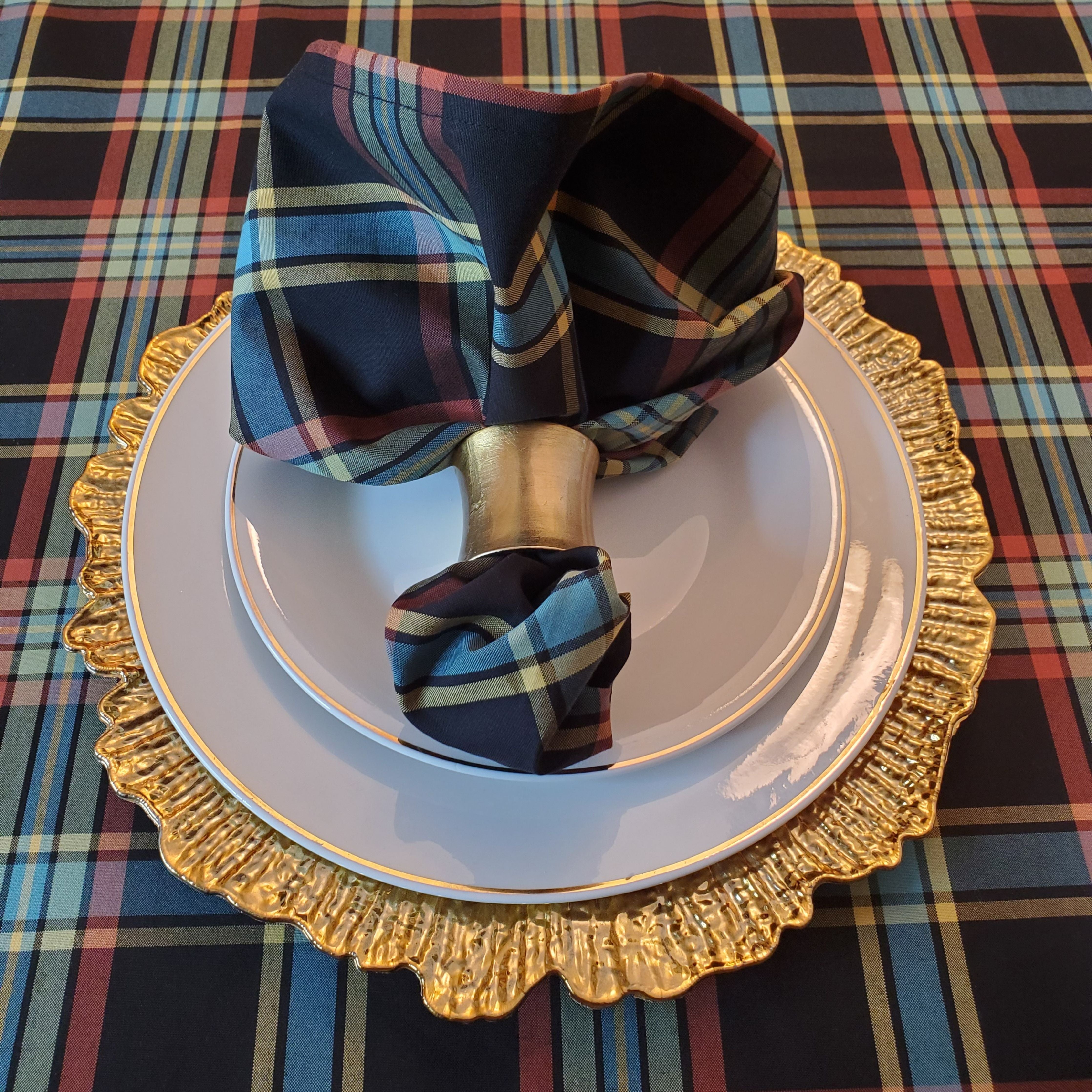 Fancy Plaid Table Runner Set