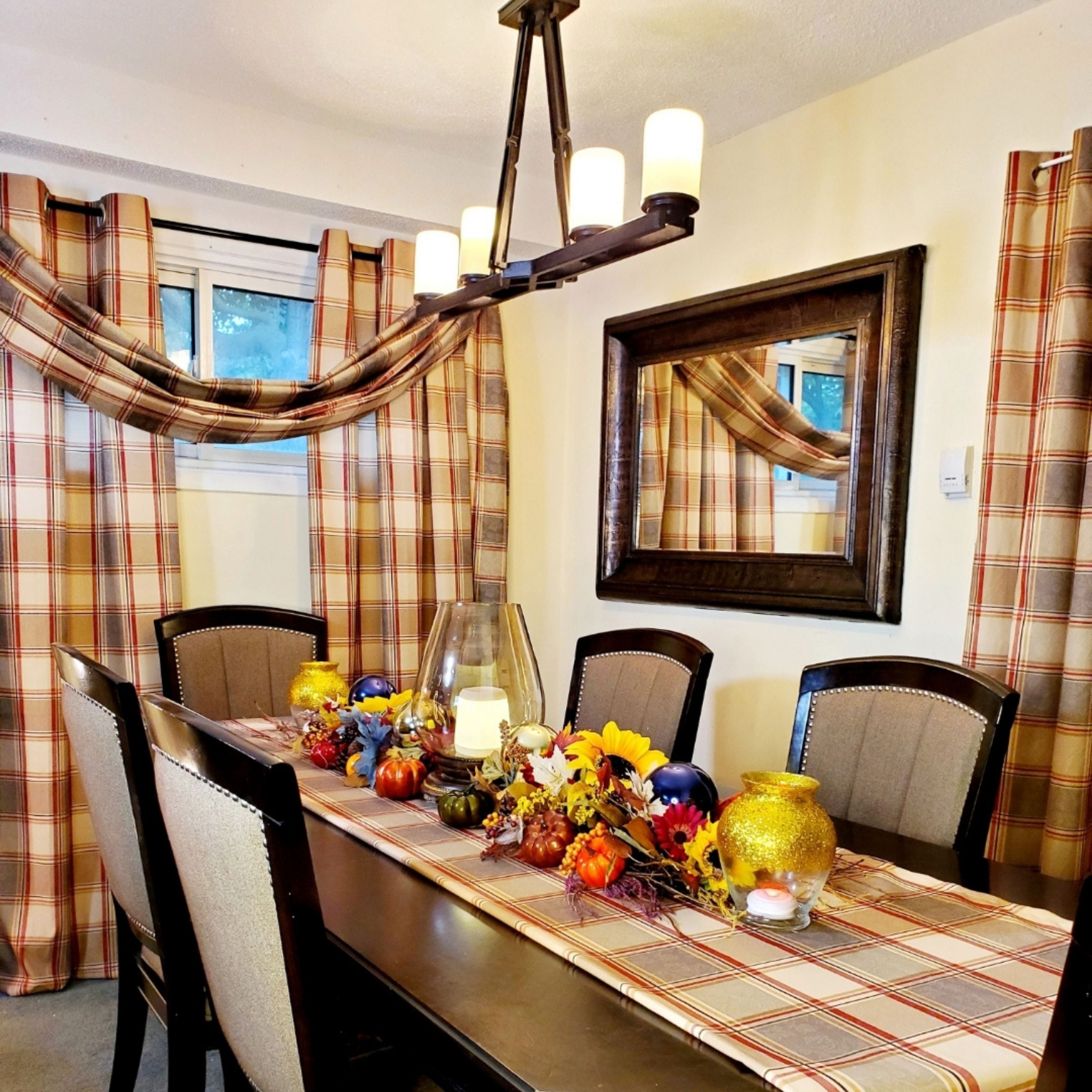 Floral Plaid Dinning Room Set