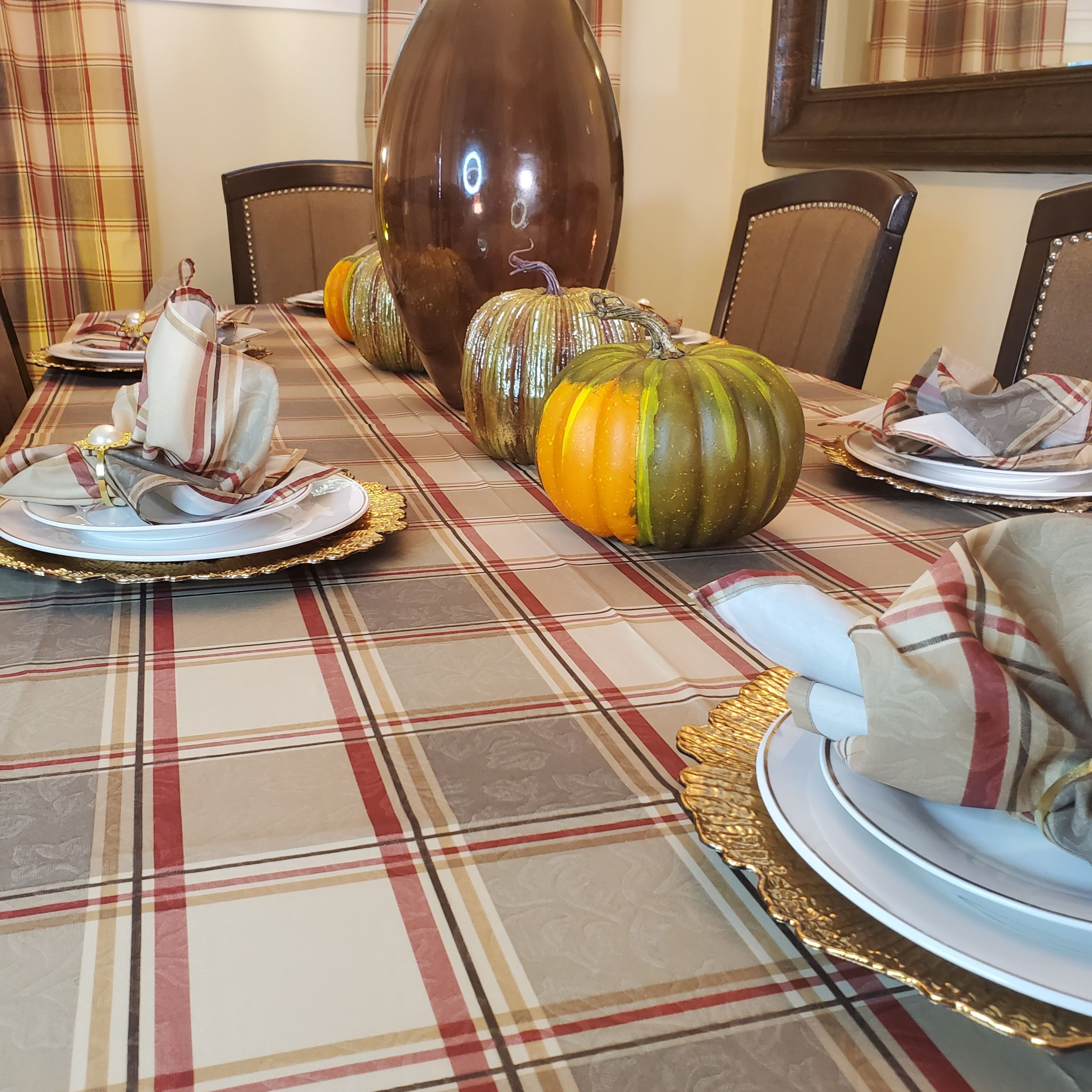 Solid Multicolor Plaid Dinning Table Set