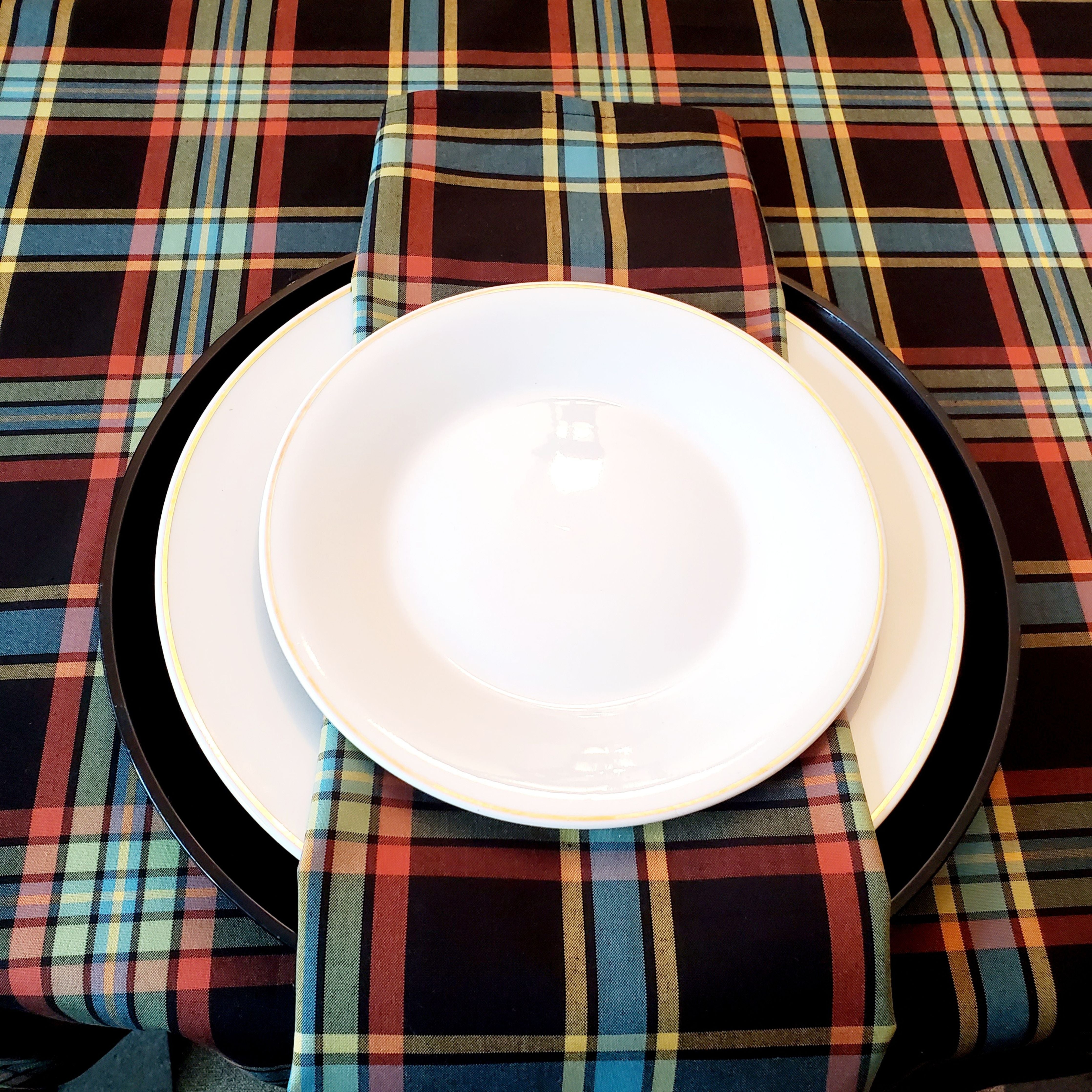 Fancy Plaid Table Runner Set